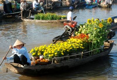 Chợ nổi vào Xuân – Ảnh: nguồn giacngo.vn