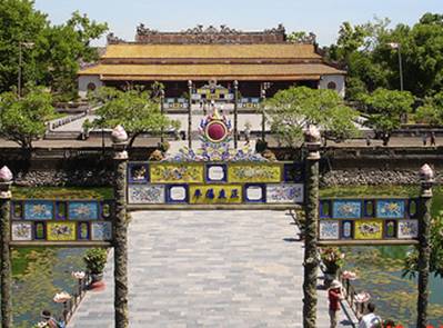Nghi môn, cầu Trung Đạo, sân Đại triều nghi và điện Thái Hòa – Ảnh: nguồn thanglonghanoi.gov.vn