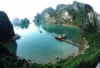 Vịnh Hạ Long – Ảnh: nguồn vietnamtravellook.com