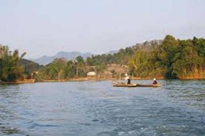 Thuyền trên hồ Pá Khoang – Ảnh: nguồn webthehinh.com