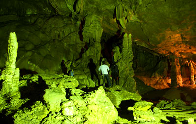 Each drop of water, stalactite is full of mystery 