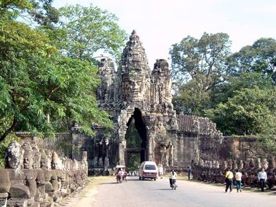 Cổng chính Angkor Thom 