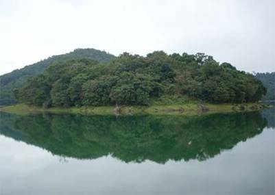 Hồ Kẻ Gỗ đẹp lãng mạn