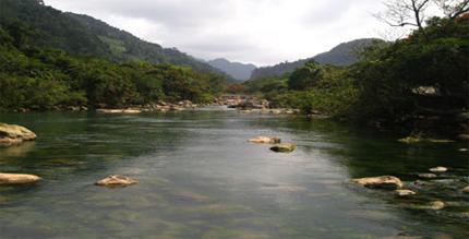 Dòng sông Chày trong xanh hiền hòa 