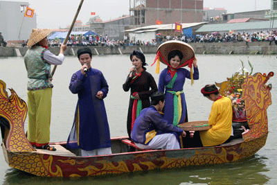 Quan họ hát trên thuyền 