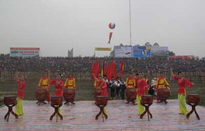 Khai mạc hội chọi trâu Hải Lựu 