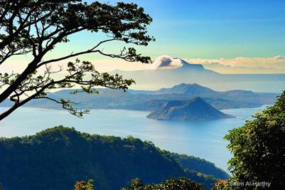 Hồ Taal và núi lửa Volcano 