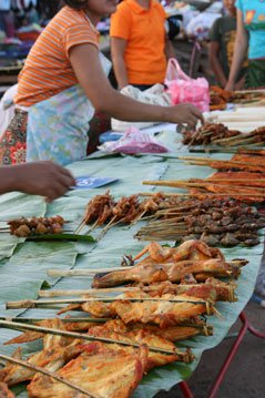 Phong phú món ăn Lào 1