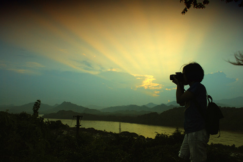 hoàng hôn trên đỉnh Phou Si 