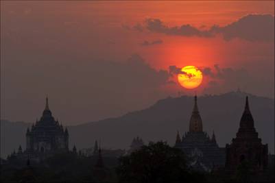 Hoàng hôn ở Bagan 