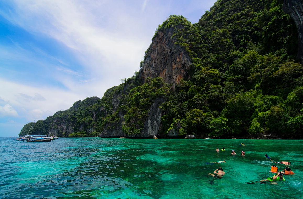 Lặn ngắm san hô tại đảo Phi Phi 