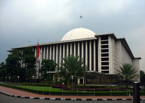 Tiền đường Masjid Istiqlal 