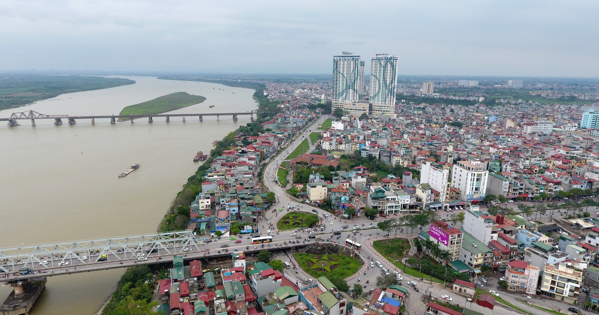 Thành phố bên sông Hồng 