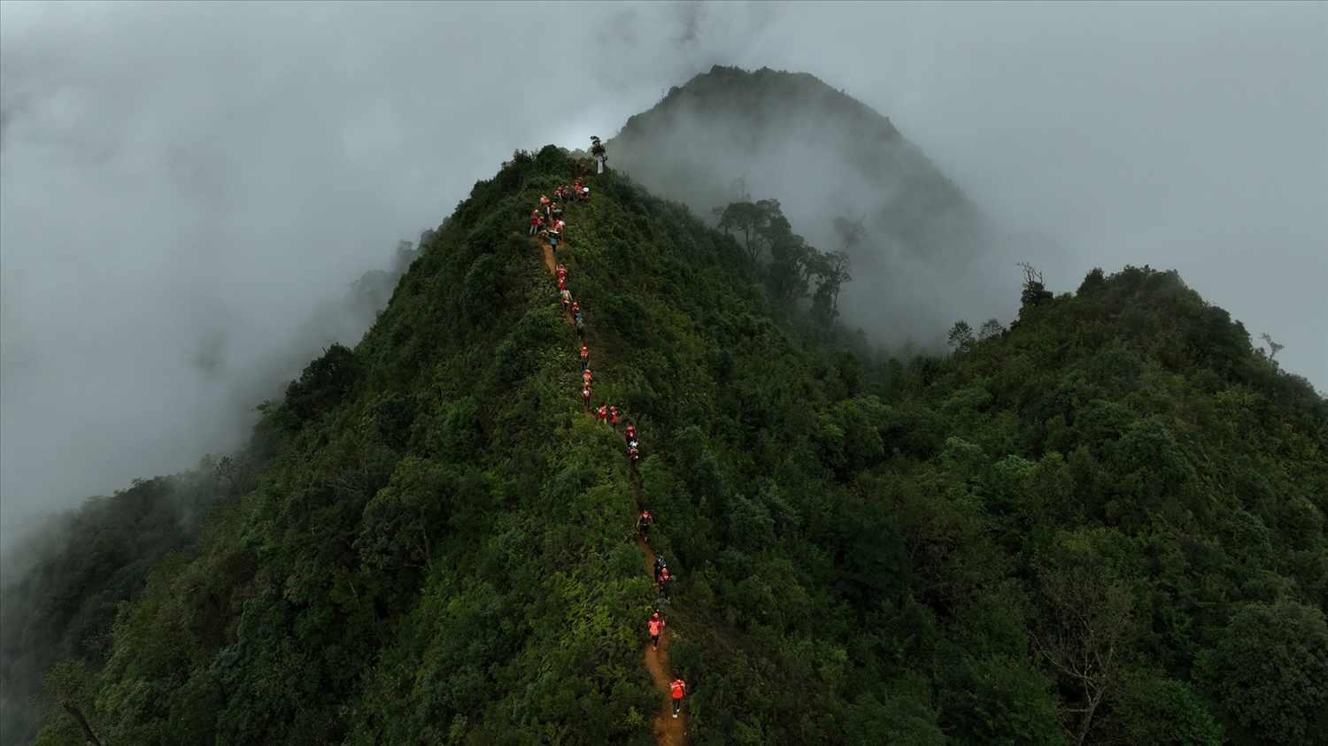 Giải leo núi “Bước chân trên mây” ở Trạm Tấu 