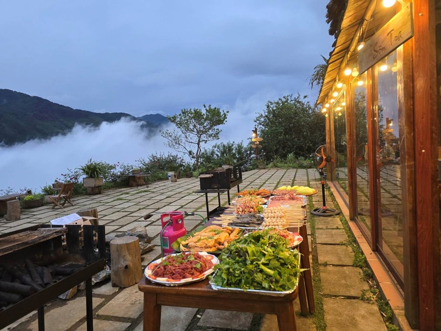 Barbecue tại Tà Xùa Ecolodge Resort