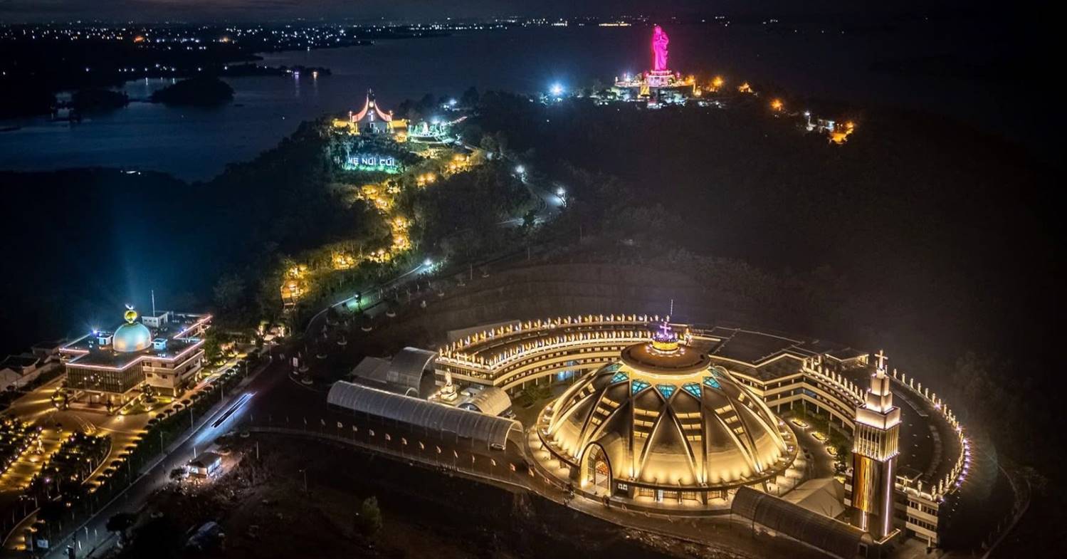 Đền thánh Đức Mẹ Núi Cúi 